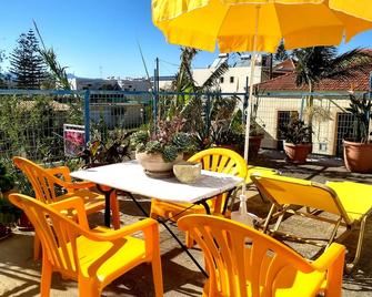 2-Bedroom Blue & White House with Garden and Beach - Platanias - Patio