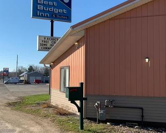 Best Budget Inn - Charles City