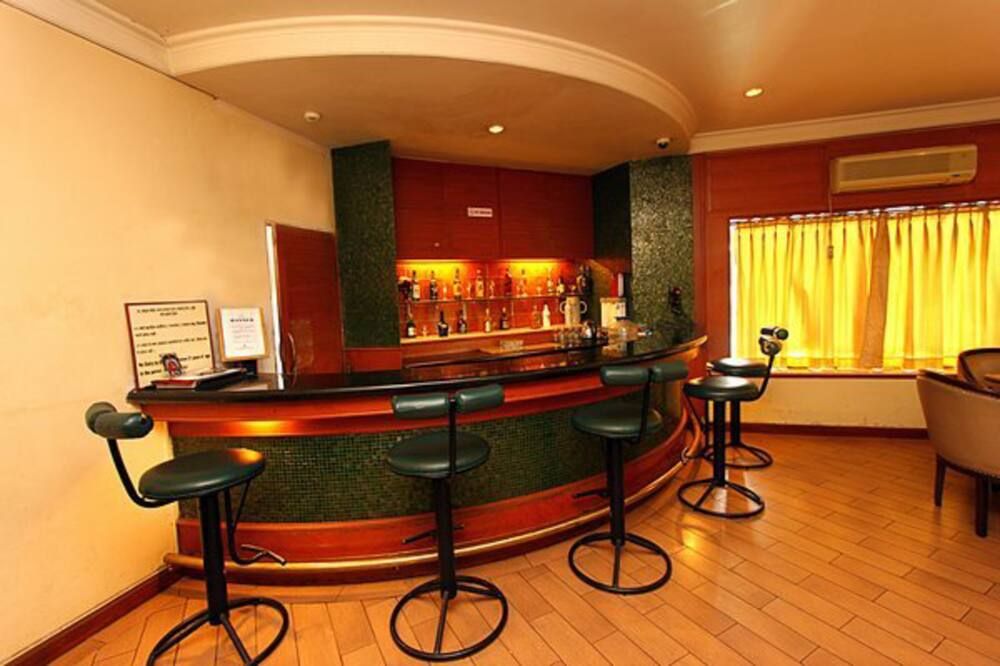 Quality Inn Regency - נשיק - בר