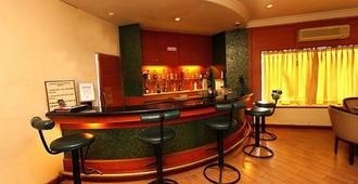 Quality Inn Regency - Nashik - Bar