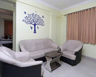 OYO 704 Apartment Kharadi - Pune