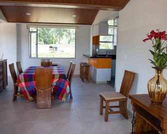 Casa Establo alojamiento en zona rural - Duitama - Comedor