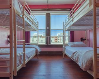 Lucky D's Youth and Traveler's Hostel - סן דייגו - חדר שינה