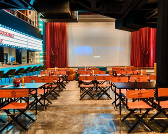 Prince Theatre Heritage Stay Hostel - Silom - Bangkok - Restaurant