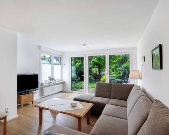 Ferienwohnung mit Garten - Andernach - Wohnzimmer