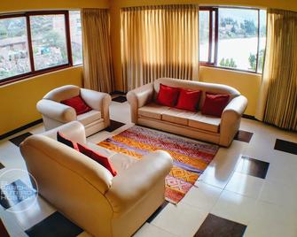 El Parche Rutero Hostel - Pisac - Living room