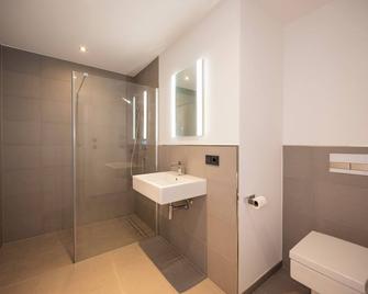 Souterrain Wohnung in Exklusiver Villa Nähe Nymphenburger Schlosspark - Munique