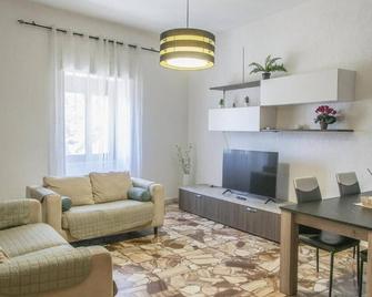 Lovely Piazza Santa Maria Apartment - Sassari - Wohnzimmer