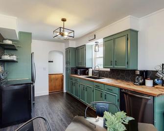 Home Champions-Hof Village Comfort - Canton - Kitchen
