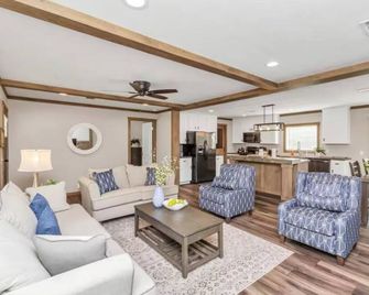 Beautiful 3 Bedroom Ranch House in Rosharon - Rosharon