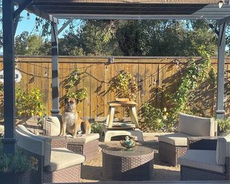 California Style and comfort! 4 bedroom House in South Corona! - Corona - Patio