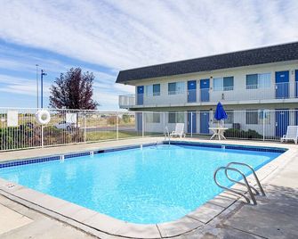 Motel 6 Laramie - Laramie - Piscina