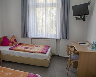Hotel Albena - garni Hotel - Furstenwalde - Slaapkamer