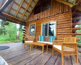 Alaskan Cabin Premium Comfort Inside Wrangell-St. Elias National Park - Slana - Patio