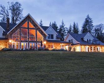 Waterfront Suite With Kitchen On 12-acre Hobbyfarm; B&B Rooms Avail, Too. - Union Bay - Edificio