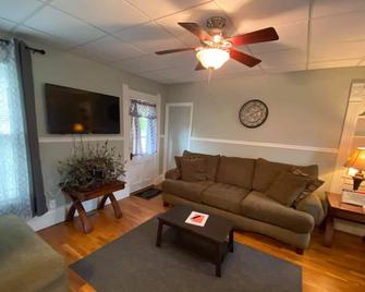 White House Lodge-Lower Studio - Brookfield - Sala de estar