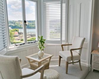 Eryl Mor - Menai Bridge - Living room