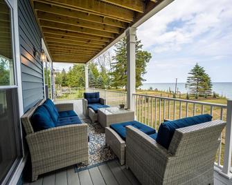 Lake House on Lake Michigan - New Construction - Belgium - Balcon