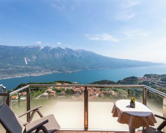 Hotel Pineta Campi - Tremosine - Balcón