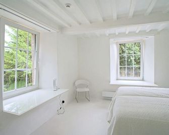 Spacious Holiday Home In Redu With Garden - Libin - Slaapkamer