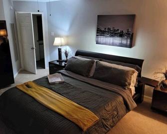 Your Home Away From Home - Brookshire - Schlafzimmer