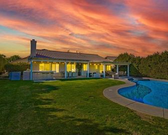 Stunning 5 Star Home Retreat Private Pool Spa Bbq 4 Br - La Quinta - Басейн