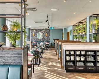 Premier Inn Southampton City Centre (West Quay) - Southampton - Bar
