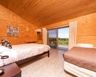Spacious and Modern Beachfront Glamping Rental in Punakaiki, New Zealand - Punakaiki - Спальня