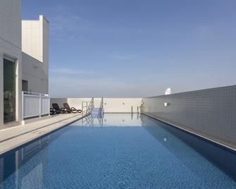 Comfort Hotel Santos - Santos - Bể bơi