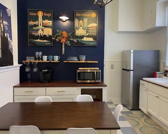 Historic Algiers Point, take ferry & walk to French Quarter! - New Orleans - Kitchen