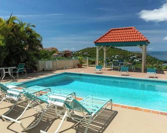 Cruz Views #09- Sunset Cruz - Beautiful sunsets, Cozy atmosphere! - Saint John - Piscina