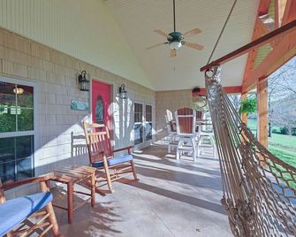 Rustic Getaway on Knob Creek - Campbellsville - Патіо
