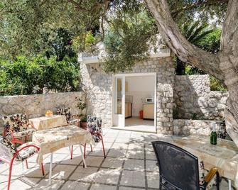 Guest House Daniela - Mlini - Patio