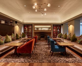 The Angel Hotel - Bury St Edmunds - Lounge