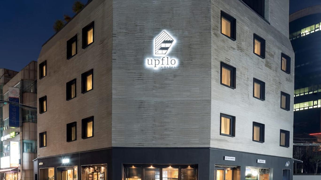 Upflo Hostel
