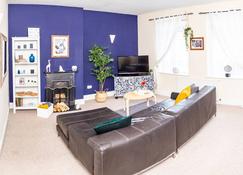 The Louis Armstrong - Luxury Apartment - Cardiff - Living room