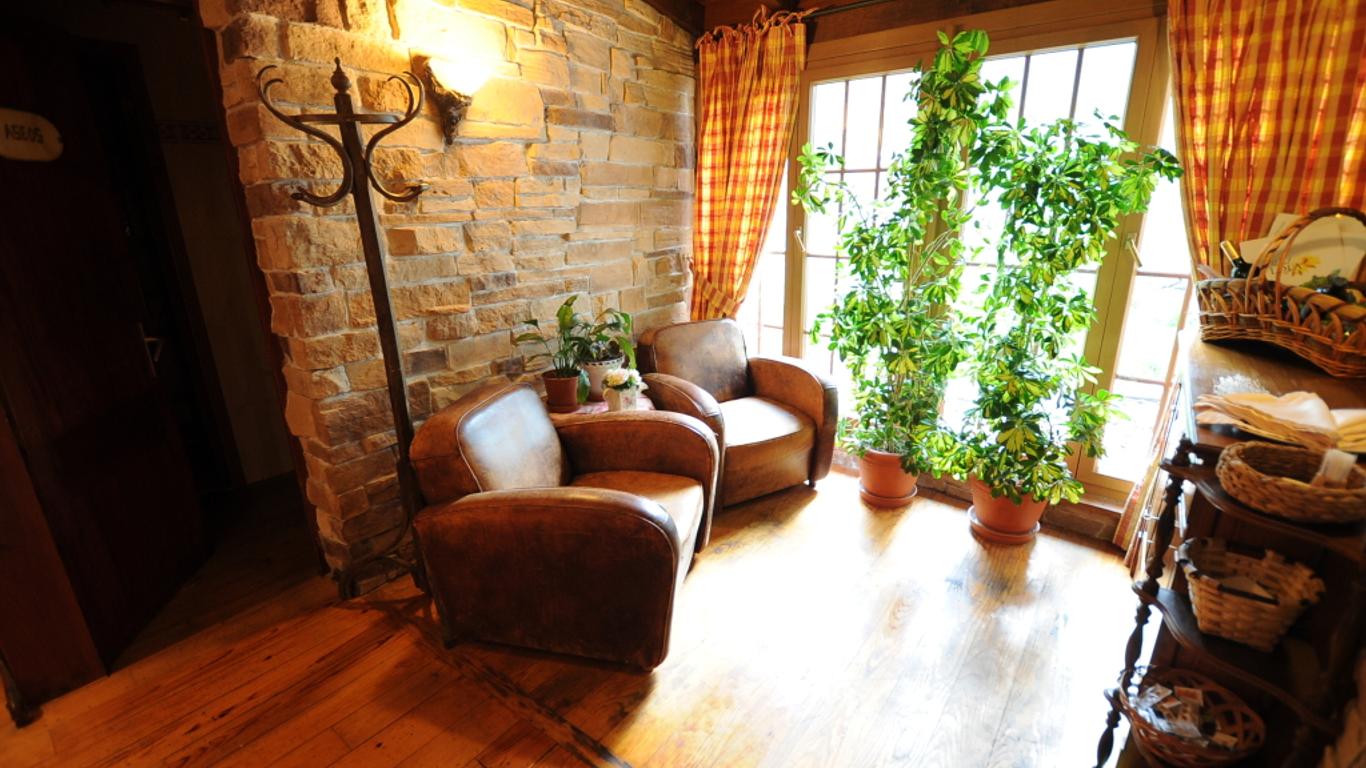 هوستال لولا