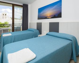 Apartamentos Tramuntana - Ibiza - Bedroom