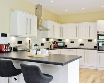 4 bedroom accommodation in Glen Masson, near Dunoon - Dunoon - Kuchyň