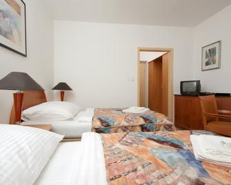 Hotel Chotol - Horoměřice