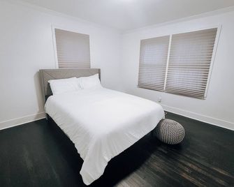Blissful Breeze - Columbia - Bedroom