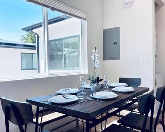 Sunnyvale Cozy New 3B3b home/Gogle/speed WiFi - Sunnyvale - Dining room