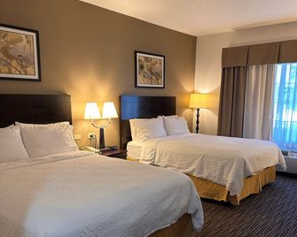 Holiday Inn Express & Suites Chicago-Deerfield/Lincolnshire By IHG - Riverwoods - Bedroom