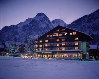 Bernerhof Swiss Quality Hotel - Kandersteg - Gebäude