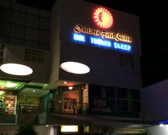 Cebu Dulcinea Hotel and Suites-Mactan Airport Hotel - Lapu-Lapu City - Byggnad