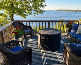 Hot Tub, Fireplace, Walking Path To Town, Patio & Deck, Stunning Water Views! - Sister Bay - Balkon