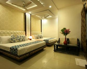Hotel Riya Palace - Idgah Railway Station Agra - Agra - Quarto