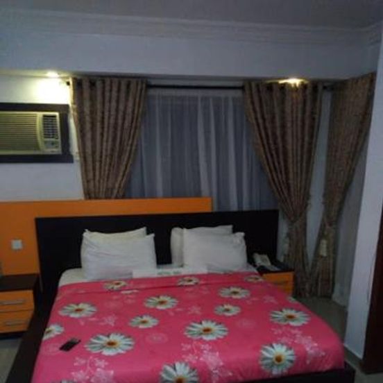 Alluring View Hotel - Toyin Sreet image 1