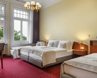 Hotel Kronprinz Hamburg Hauptbahnhof - המבורג - חדר שינה