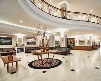 Radisson Blu Hotel, Kyiv Podil City Centre - Kyiv - Lobby